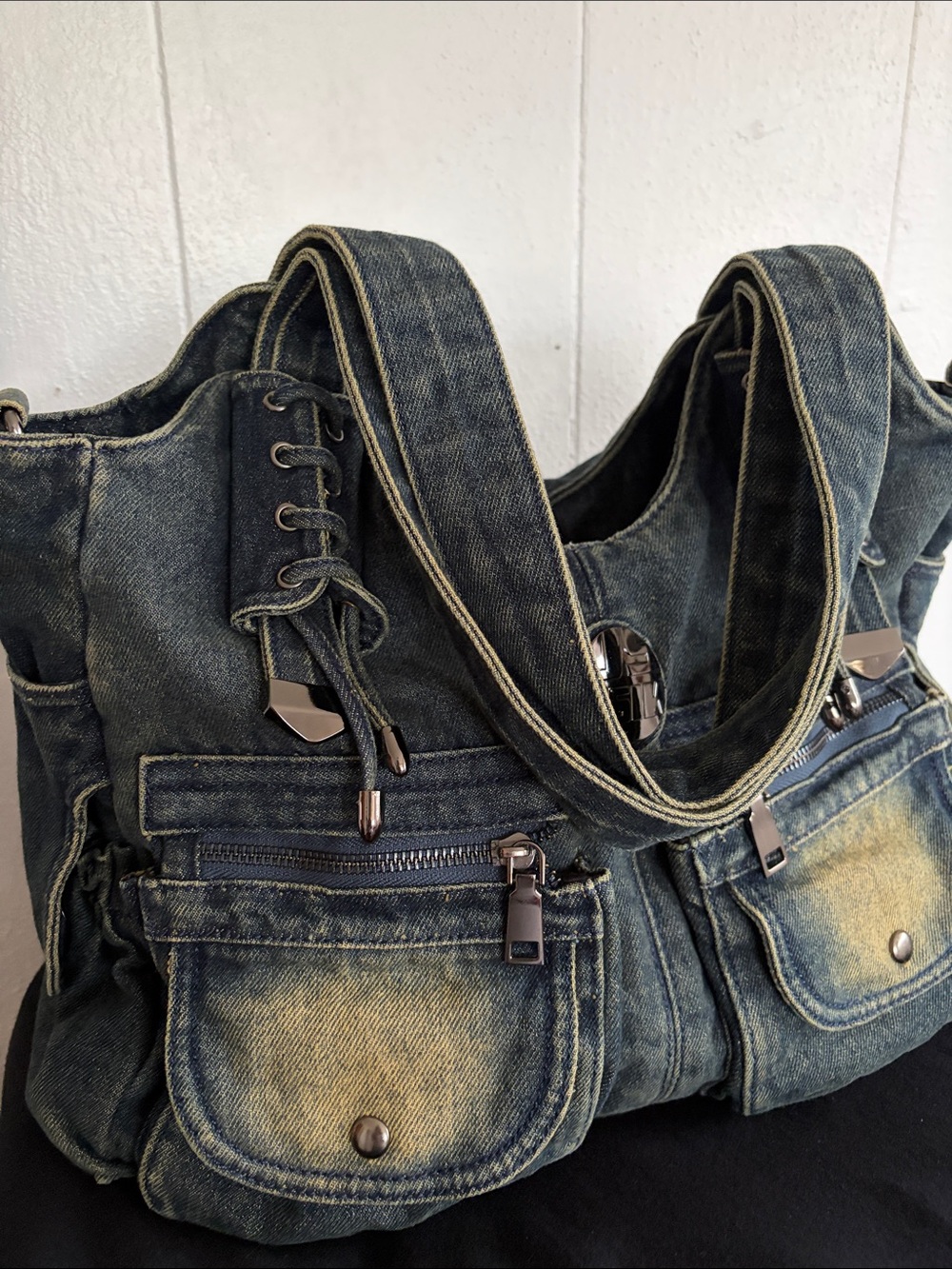 Shoulder/crossbody bag. Distressed denim w/2 zipped front pockets. - Picture 2 of 7